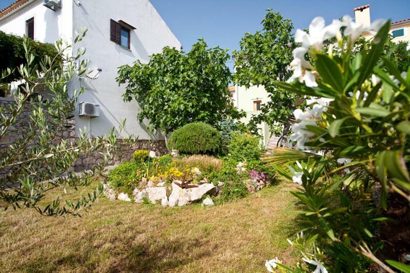 Pape Punat Apartmani I Sobe Exterior foto